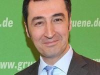 Cem Özdemir'e Ermenistan'dan ödül