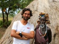 Gurbetçi yazardan Afrika'ya destek