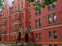 Göbek bağlarını Harvard bahçesine gömüyorlar