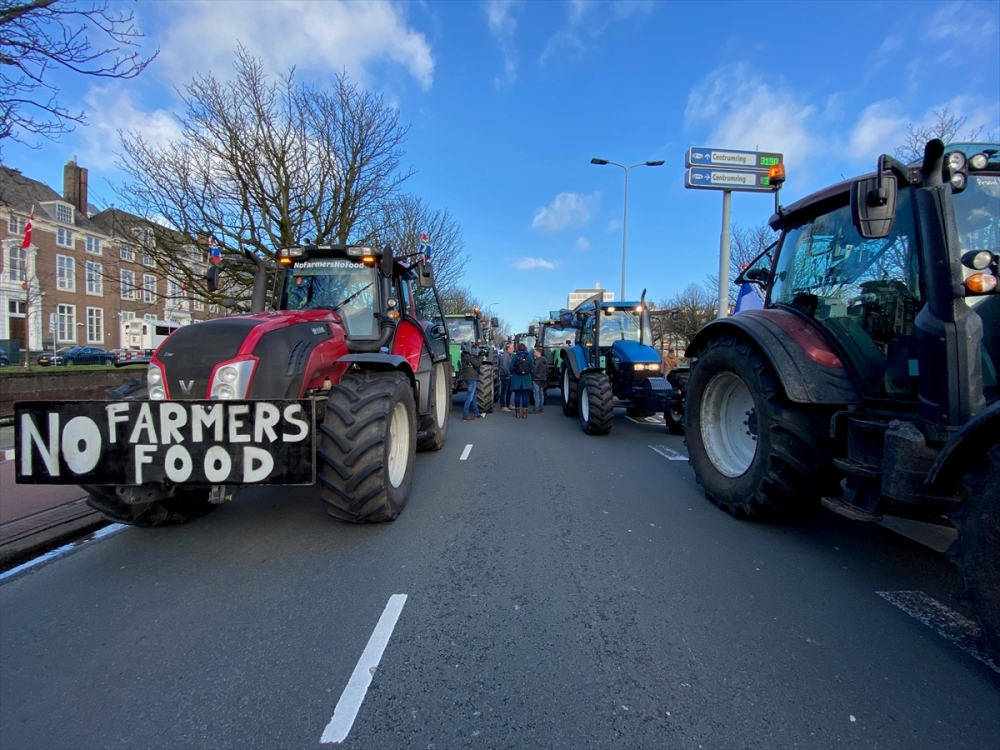 Hollanda'da çiftçiler hükümeti protesto etti 11