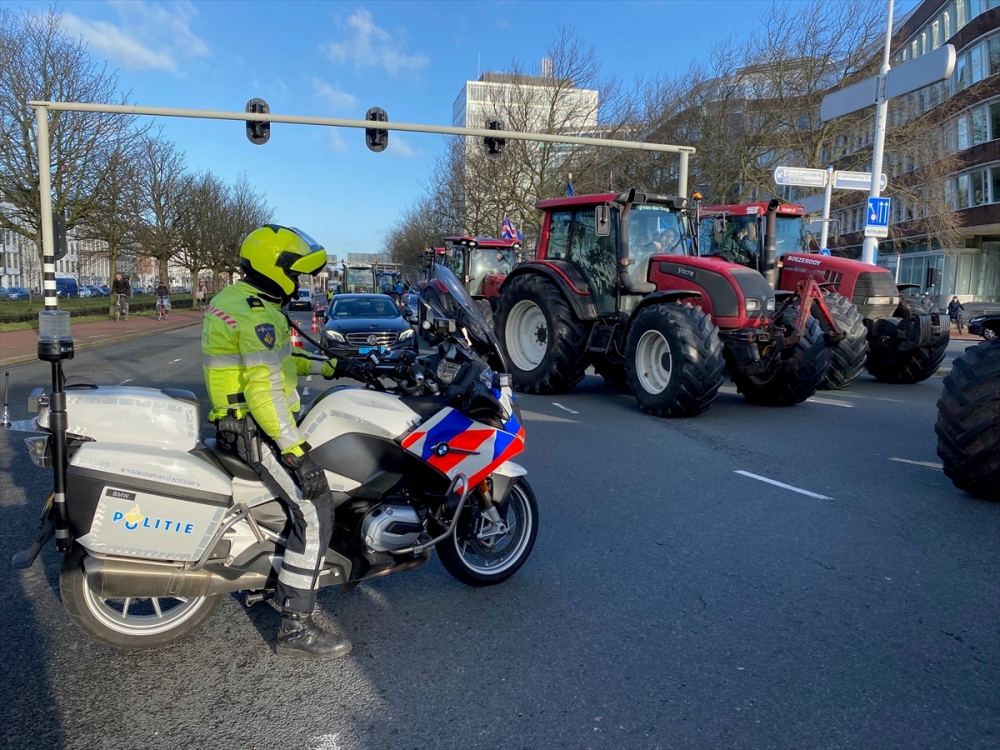 Hollanda'da çiftçiler hükümeti protesto etti 15