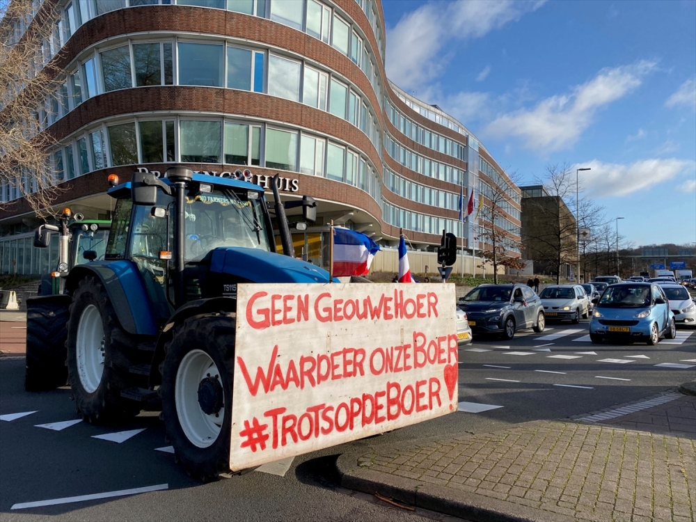 Hollanda'da çiftçiler hükümeti protesto etti 18