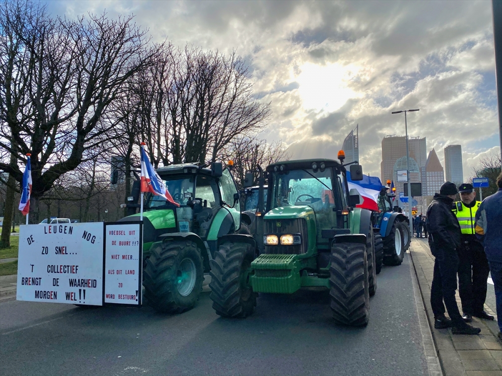 Hollanda'da çiftçiler hükümeti protesto etti 23