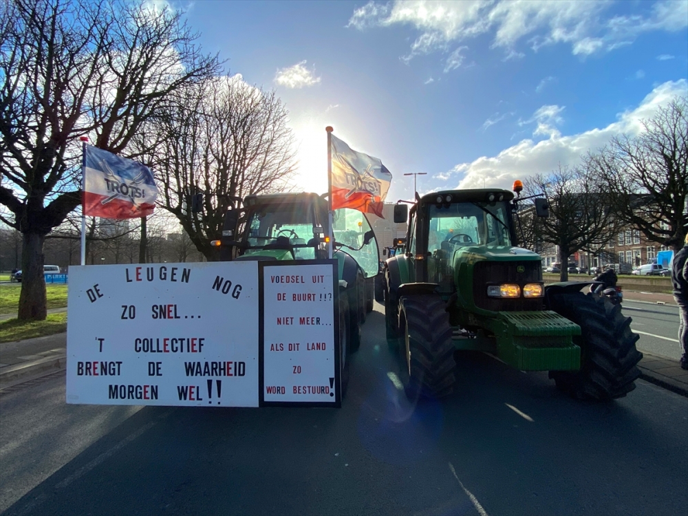 Hollanda'da çiftçiler hükümeti protesto etti 5