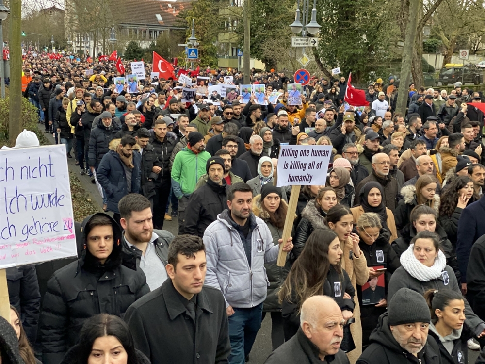 Hanau'da ırkçılık ve teröre karşı yürüyüş 10