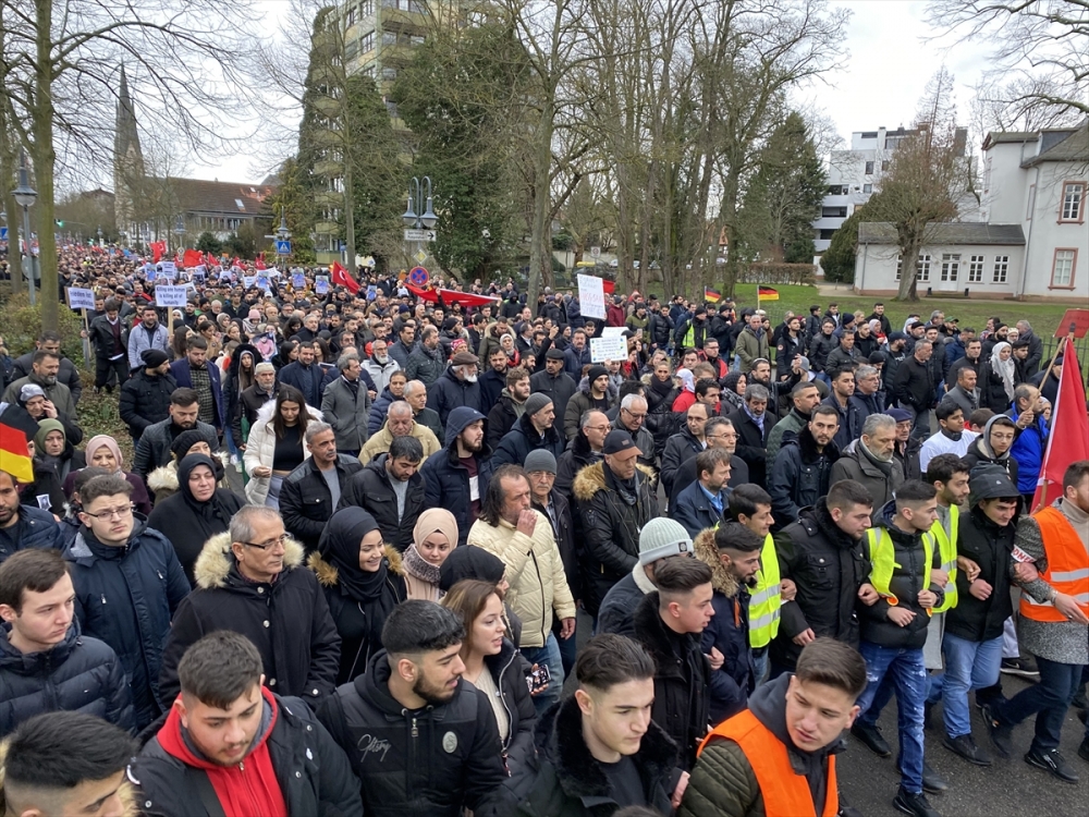 Hanau'da ırkçılık ve teröre karşı yürüyüş 11