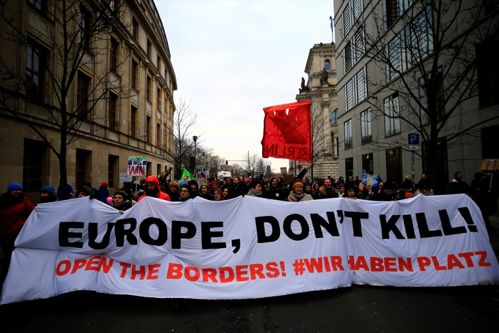 'Avrupa öldürme, sınırlarını aç' 2