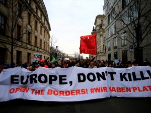 'Avrupa öldürme, sınırlarını aç'
