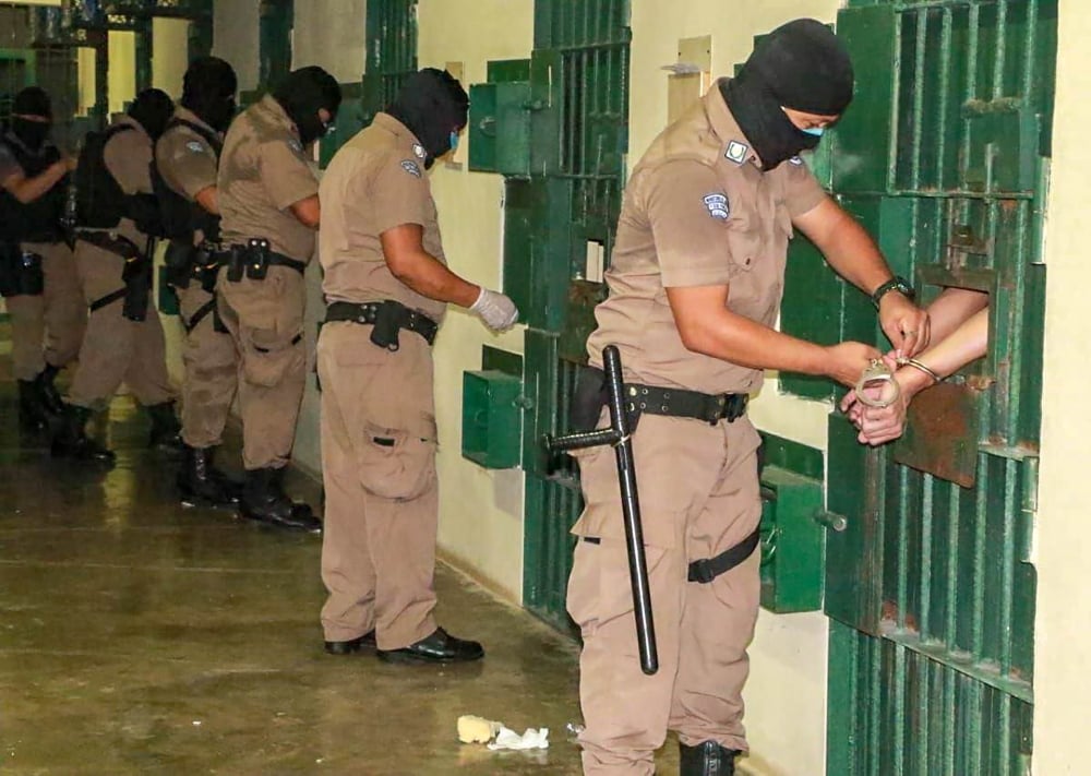 Mahkumlara insanlık dışı hücre hapsi 7