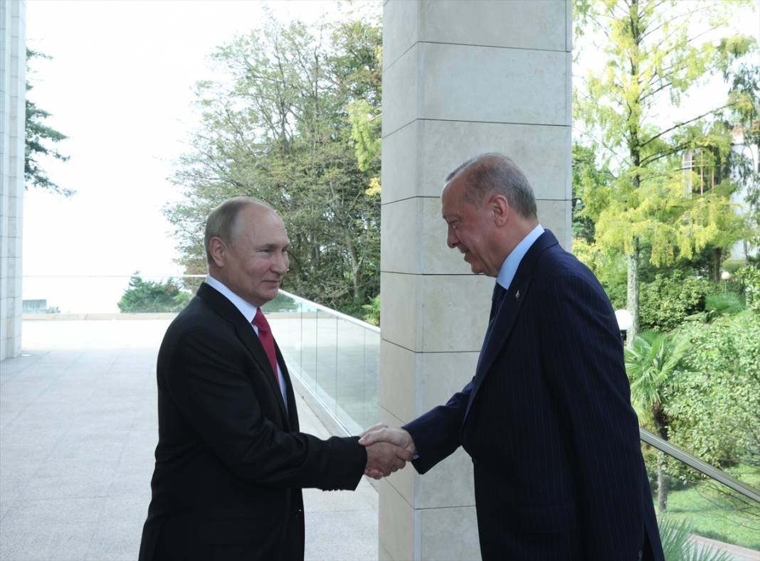 Erdoğan ve Putin Soçi'de bir araya geldi: Kritik zirveden fotoğraflar 1