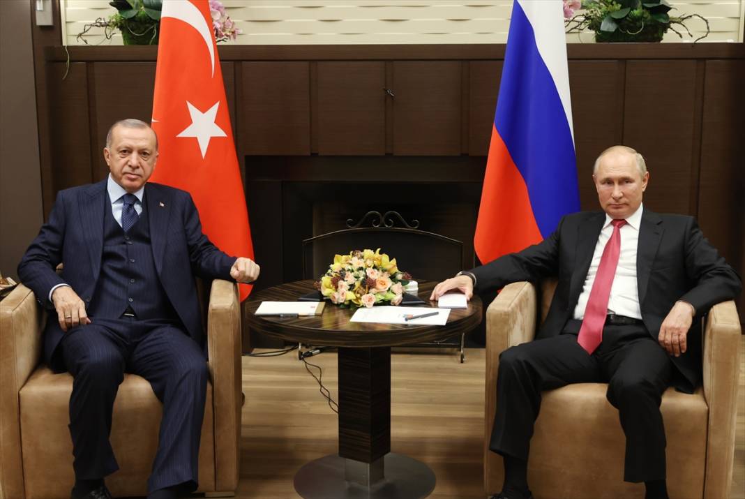 Erdoğan ve Putin Soçi'de bir araya geldi: Kritik zirveden fotoğraflar 3