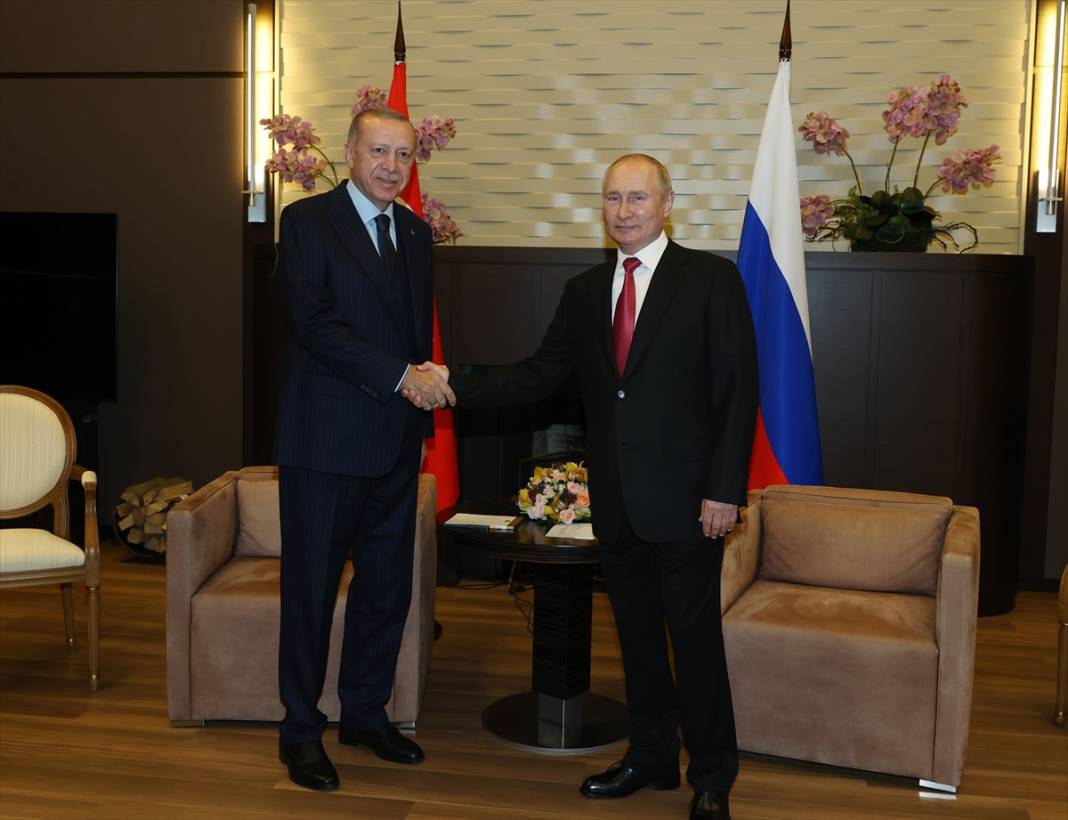 Erdoğan ve Putin Soçi'de bir araya geldi: Kritik zirveden fotoğraflar 4