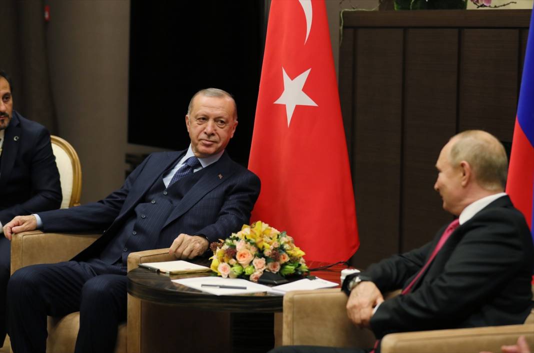 Erdoğan ve Putin Soçi'de bir araya geldi: Kritik zirveden fotoğraflar 5
