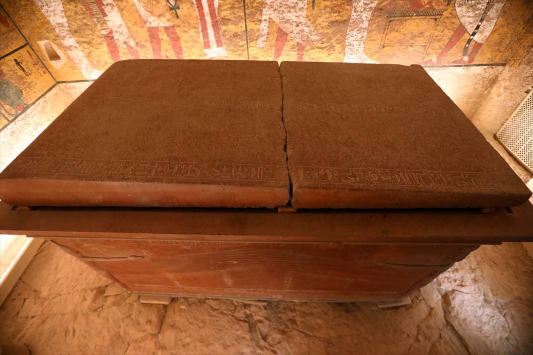 Mısır kıralı Tutankamon'a ait mezarın keşfedilişinin 100. yılı 11
