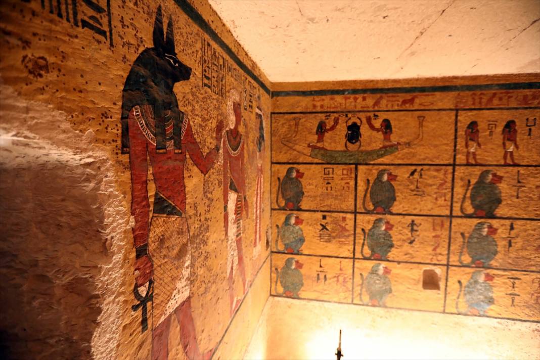 Mısır kıralı Tutankamon'a ait mezarın keşfedilişinin 100. yılı 9