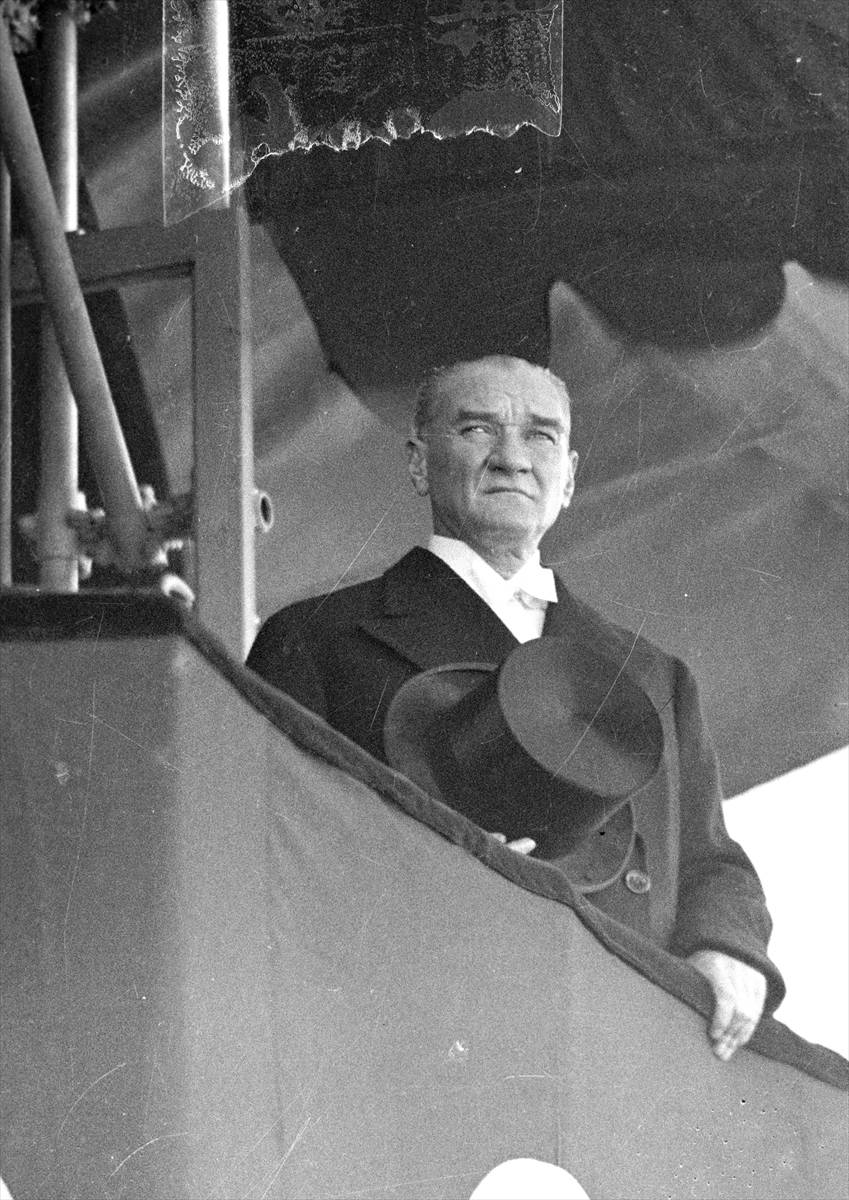 Büyük Önder Atatürk'ü anıyoruz 3