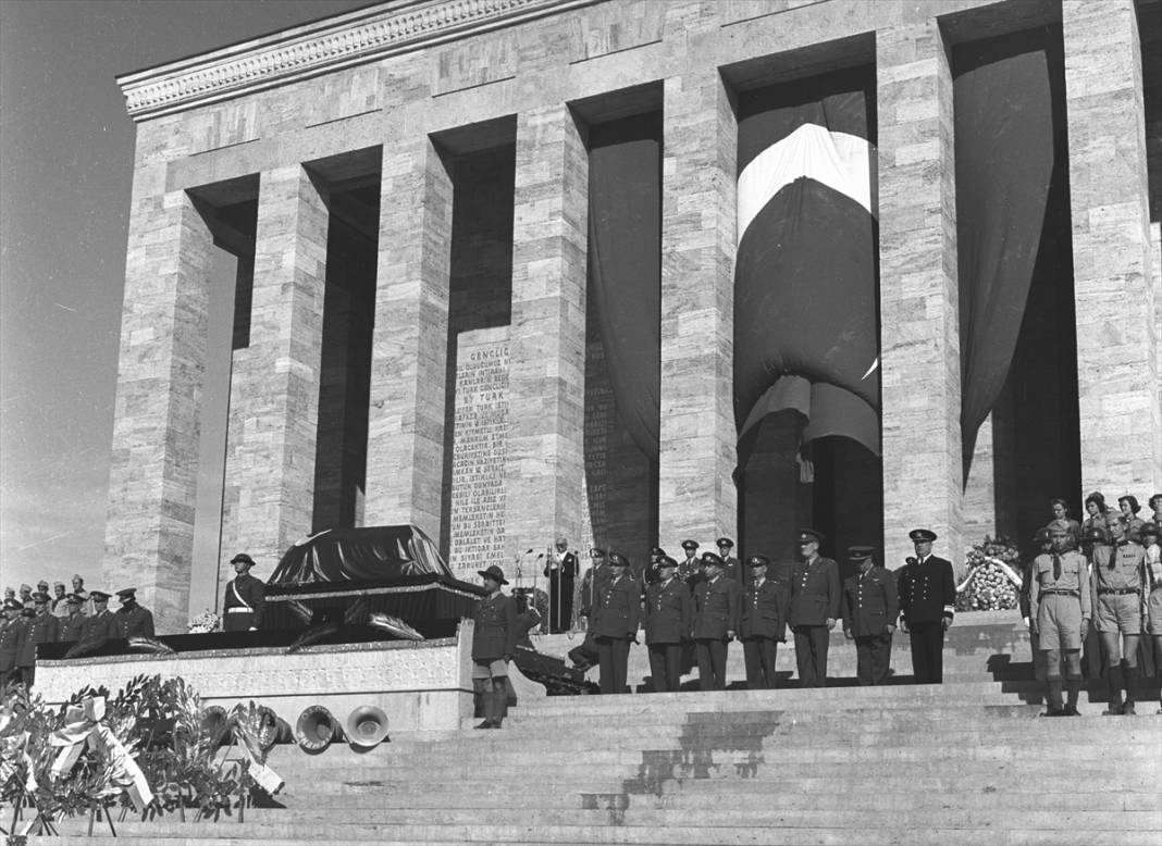 Büyük Önder Atatürk'ü anıyoruz 5