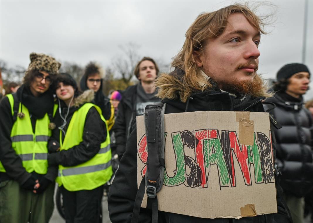 Varşova'da çevre ve iklim aktivistleri protesto düzenledi 5