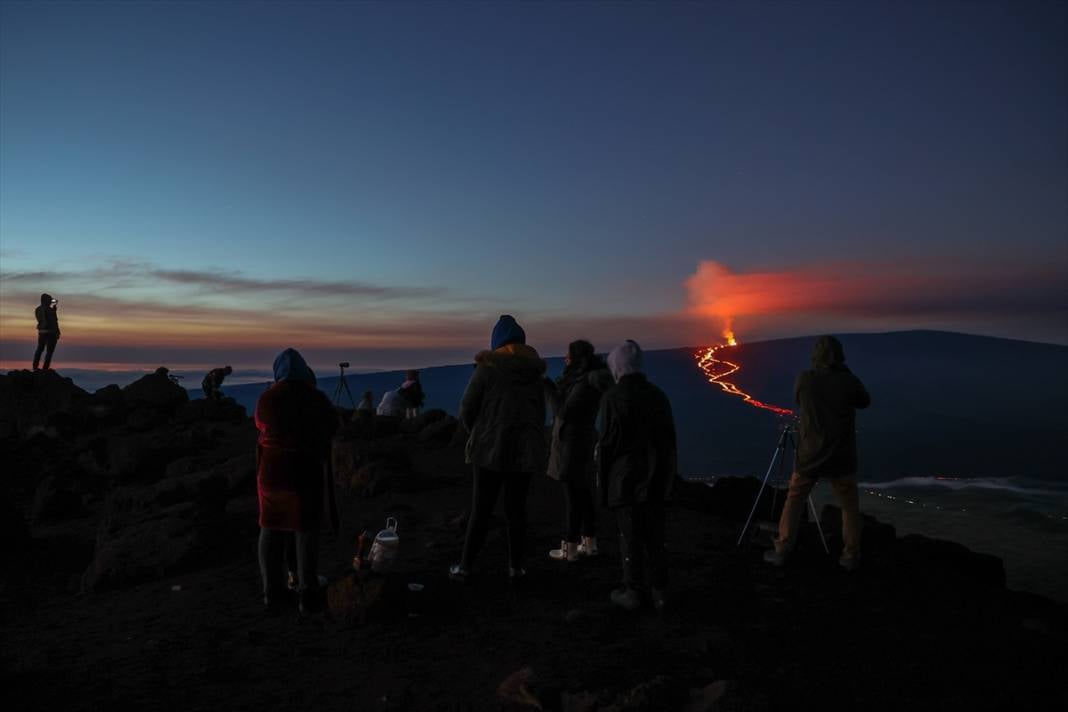 38 yıl sonra harekete geçen, Dünya'nın en büyük aktif yanardağı Mauna Loa'da gün doğumu 2