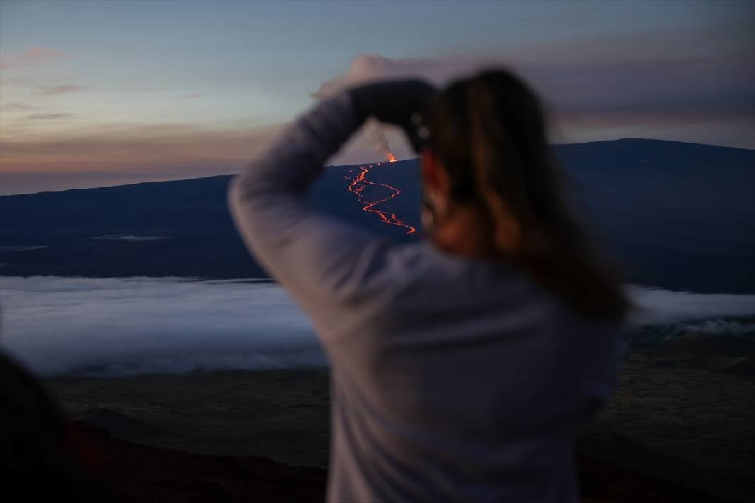 38 yıl sonra harekete geçen, Dünya'nın en büyük aktif yanardağı Mauna Loa'da gün doğumu 3