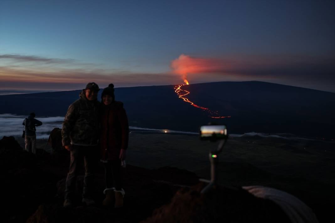38 yıl sonra harekete geçen, Dünya'nın en büyük aktif yanardağı Mauna Loa'da gün doğumu 4