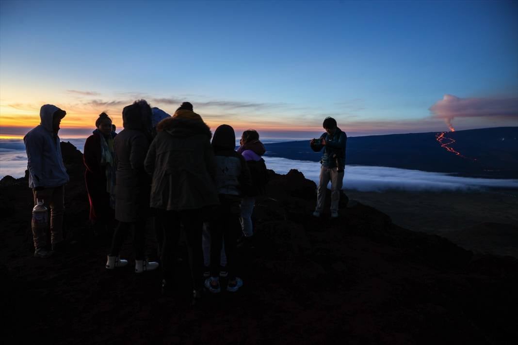 38 yıl sonra harekete geçen, Dünya'nın en büyük aktif yanardağı Mauna Loa'da gün doğumu 5