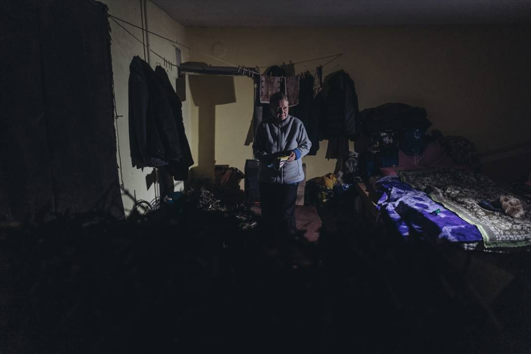 Ukrayna'nın Bahmut kentinde Rus saldırıları devam ederken sığınaklarda yaşam sürüyor 1