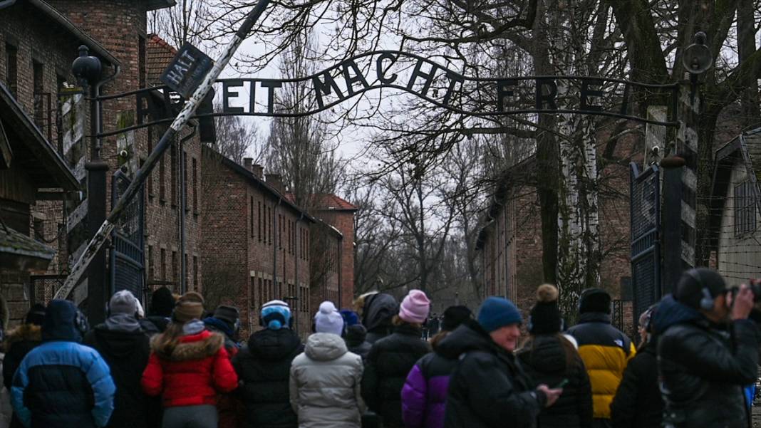Polonya’da bulunan Auschwitz-Birkenau Nazi toplama kampı 12