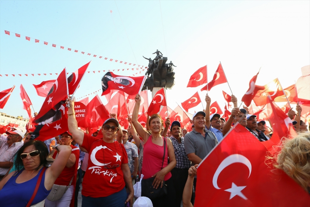 İzmir'de 'Cumhuriyet ve Demokrasi' coşkusu 5