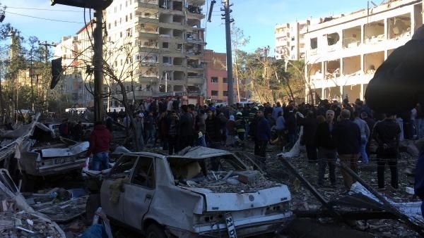 Diyarbakır'da patlama: 30 yaralı 13