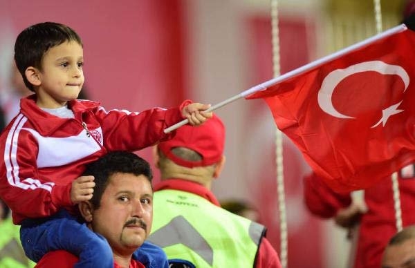 Türkiye-Kosova maçından kareler 16