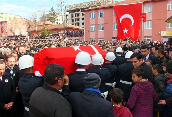 Türkiye şehitlerini uğurluyor 32