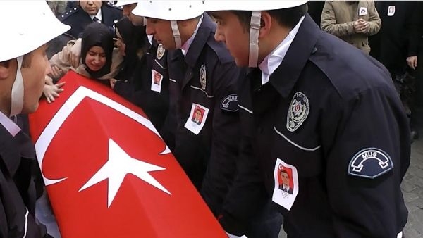 Türkiye şehitlerini uğurluyor 41