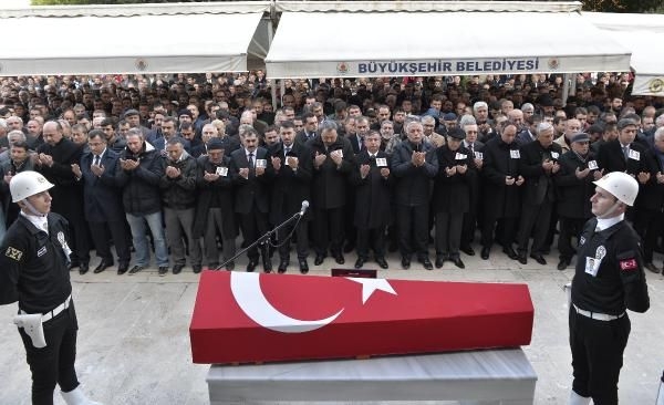 Türkiye şehitlerini uğurluyor 73