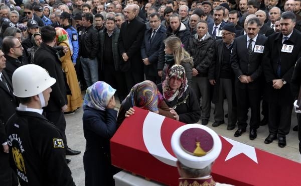 Türkiye şehitlerini uğurluyor 75