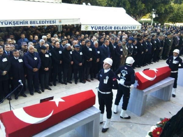 Türkiye şehitlerini uğurluyor 78