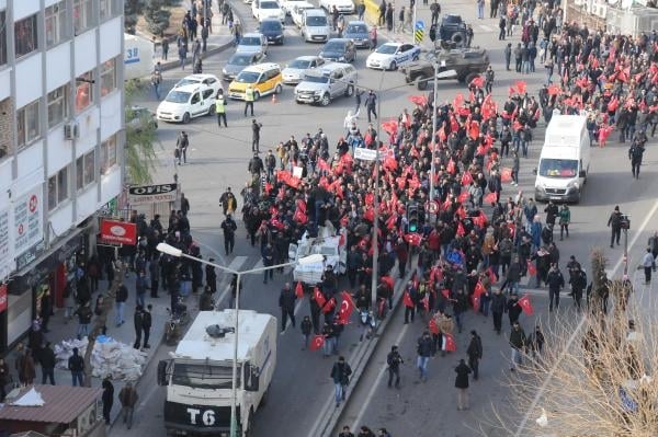 Diyarbakır'da binlerce kişi terörü lanetledi 5