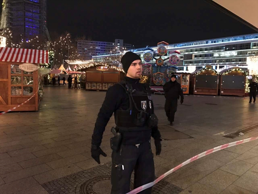 Berlin'de Noel pazarına TIR girdi: 12 ölü ve 48 yaralı 6