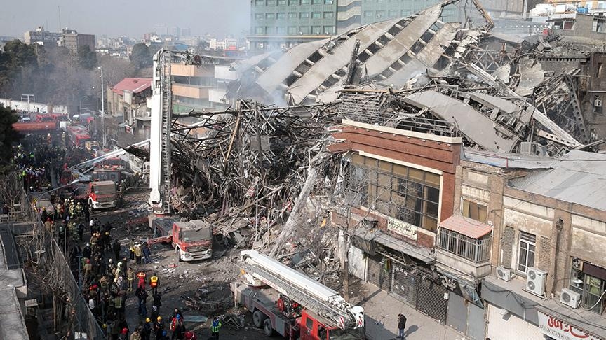 17 katlı bina çöktü: 30 itfaiyeci öldü 1