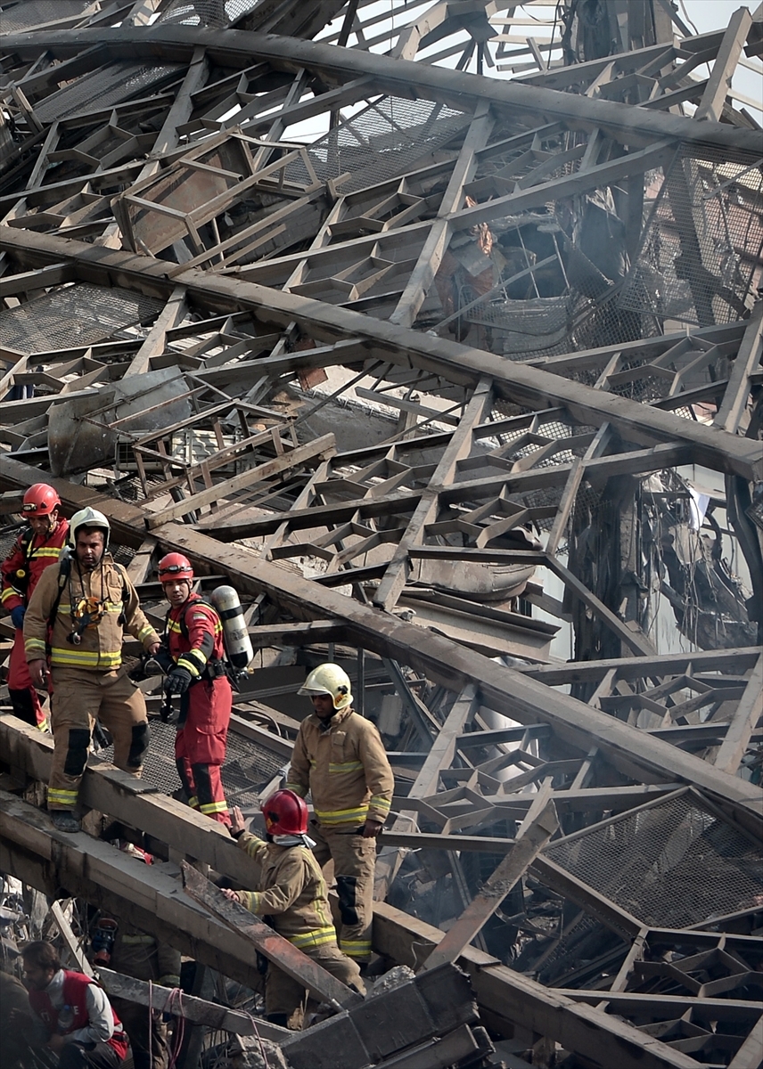 17 katlı bina çöktü: 30 itfaiyeci öldü 3