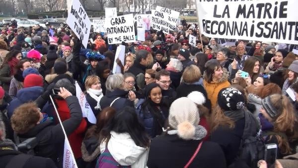 Paris’te Trump karşıtı kadın yürüyüşü düzenlendi 2