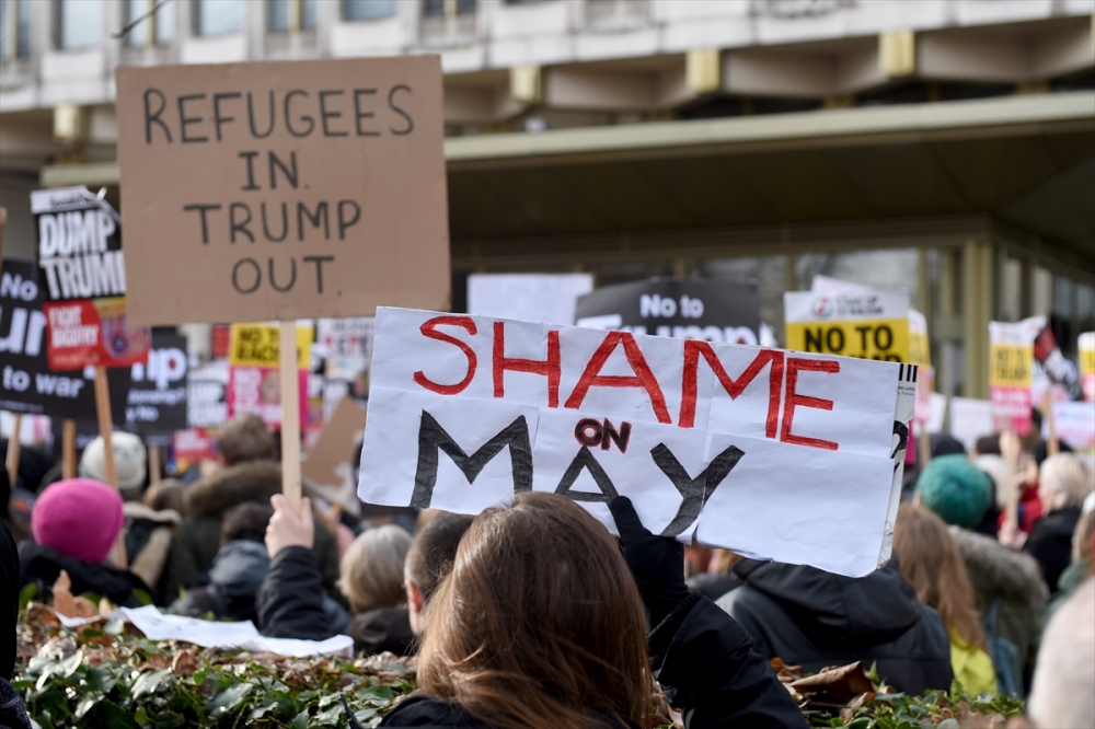 İngiltere'de on binler Trump'ı protesto etti 5