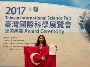 Türk kızının robotu dünya ikincisi oldu
