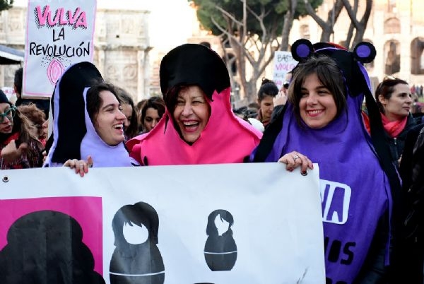 Dünya çapında 'Kadınsız Bir Gün' eylemleri 10