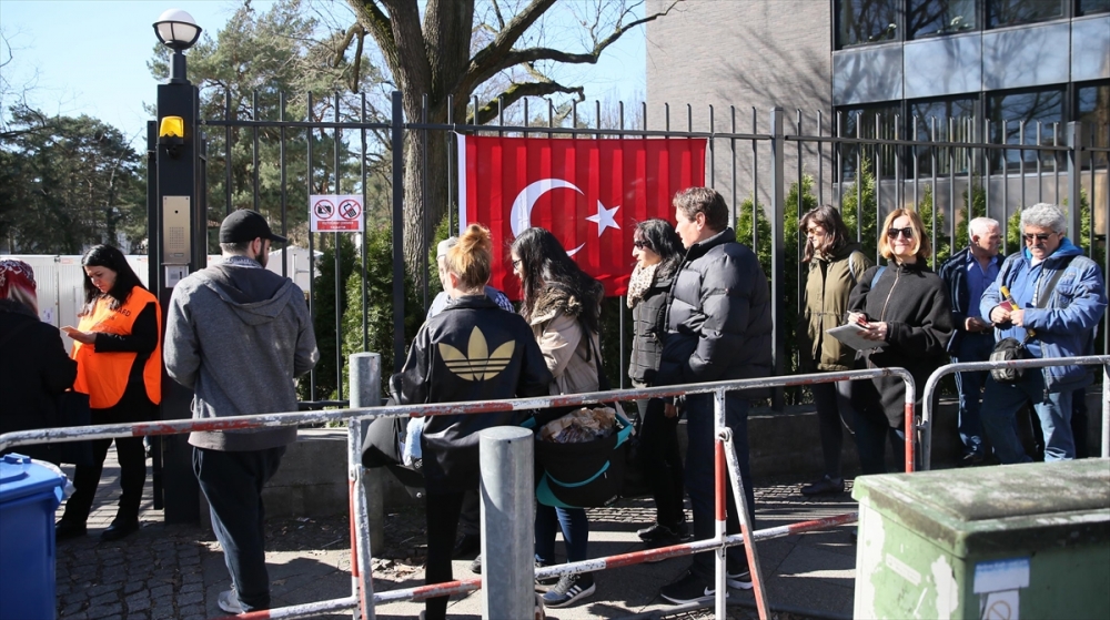 Avrupalı Türkler referandum kuyruğunda 2