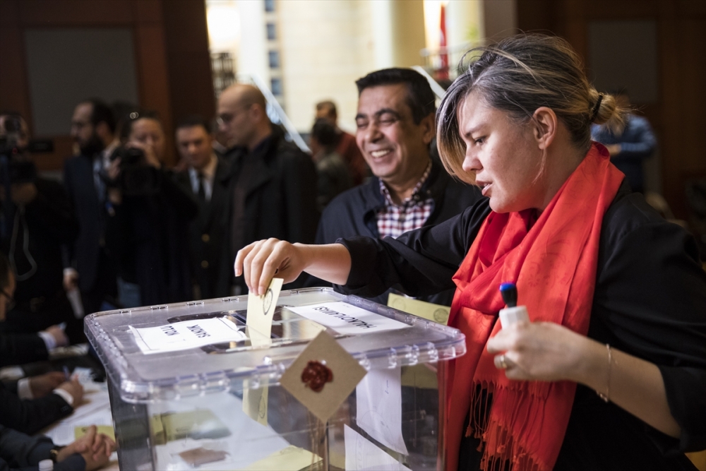 Avrupalı Türkler referandum kuyruğunda 38