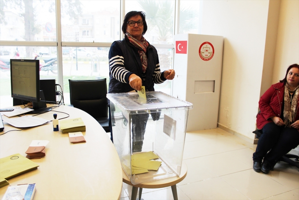 Avrupalı Türkler referandum kuyruğunda 47