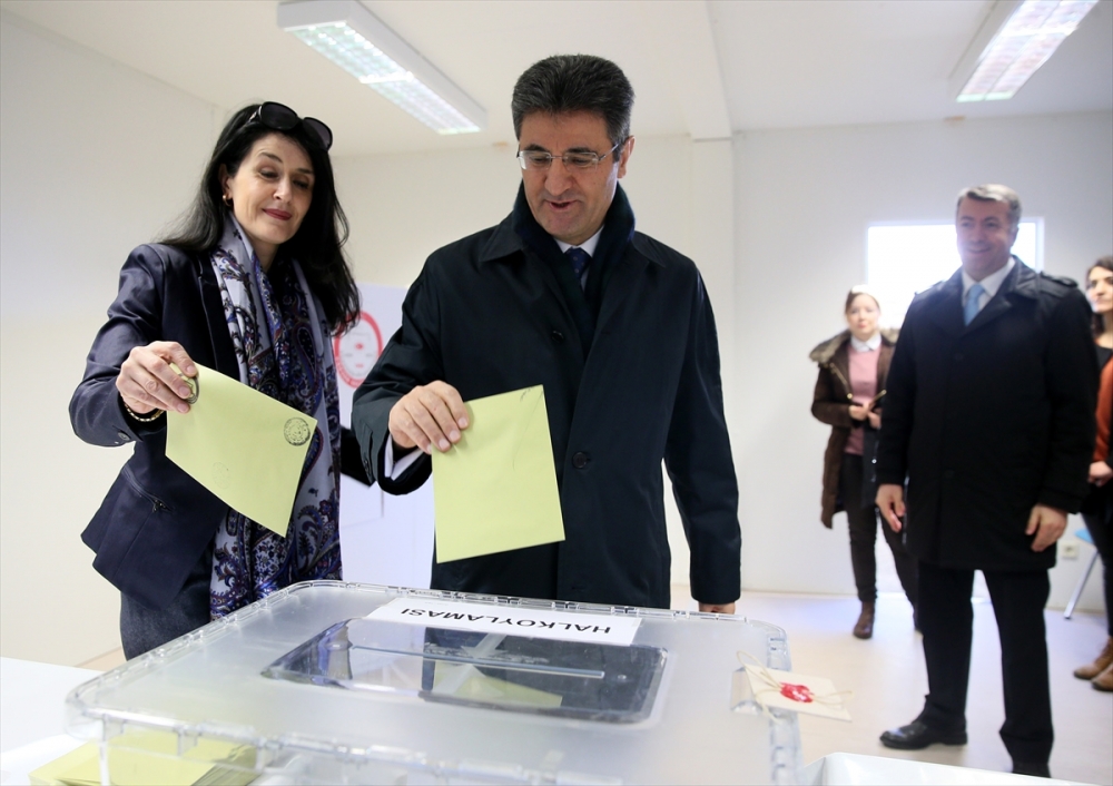 Avrupalı Türkler referandum kuyruğunda 5