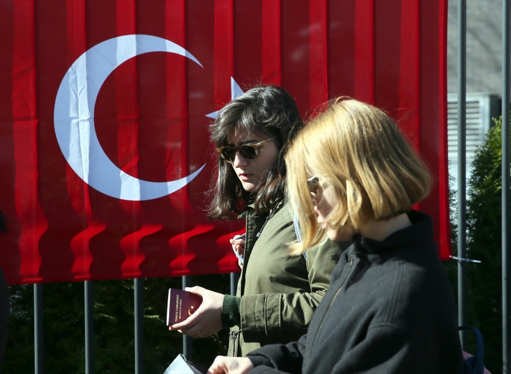 Avrupalı Türkler referandum kuyruğunda 9
