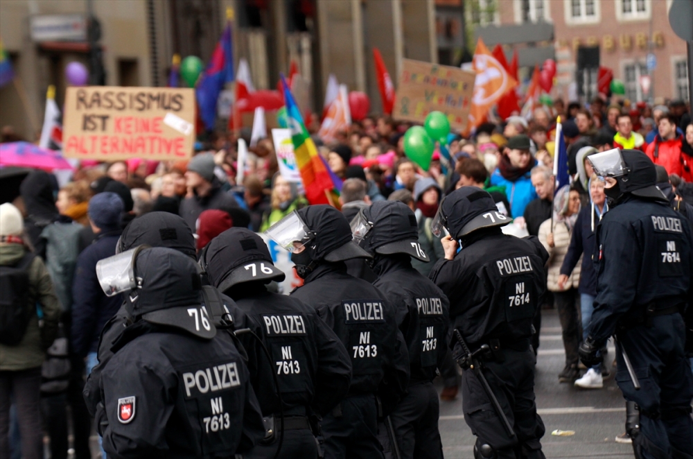 Köln'de on binler ırkçılığa #HAYIR dedi 18